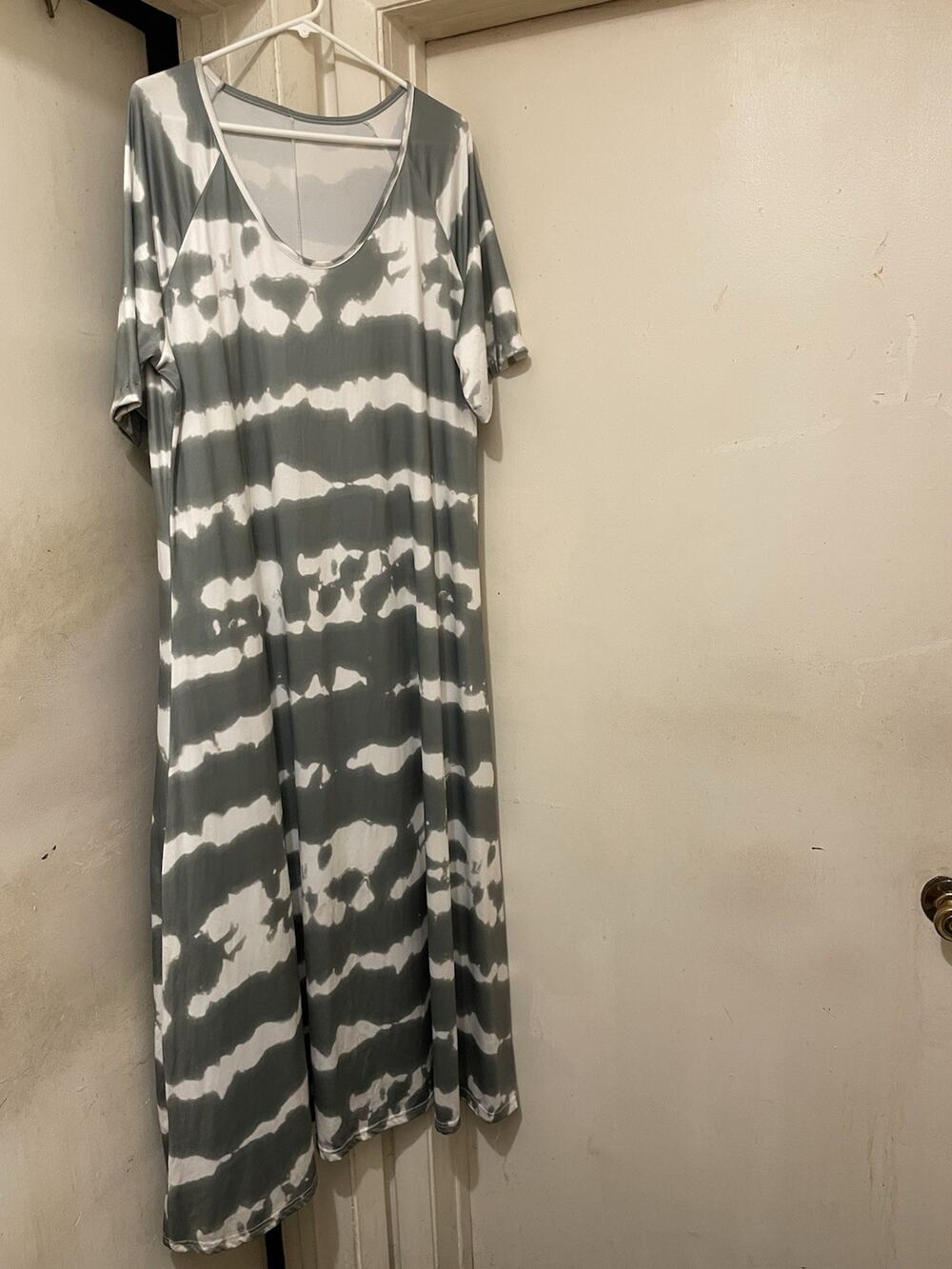 Women’s Gray & White Tie Dye Soft Stretch Boho Dress Size 2X